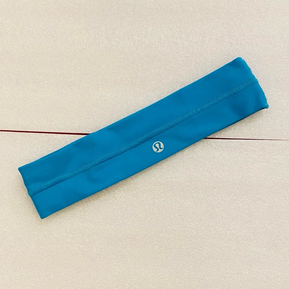 Lululemon Fly Away Tamer Headband